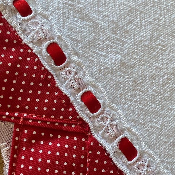 Red Fun - Handmade tea towel (100% Cotton) - Picture 2 of 3